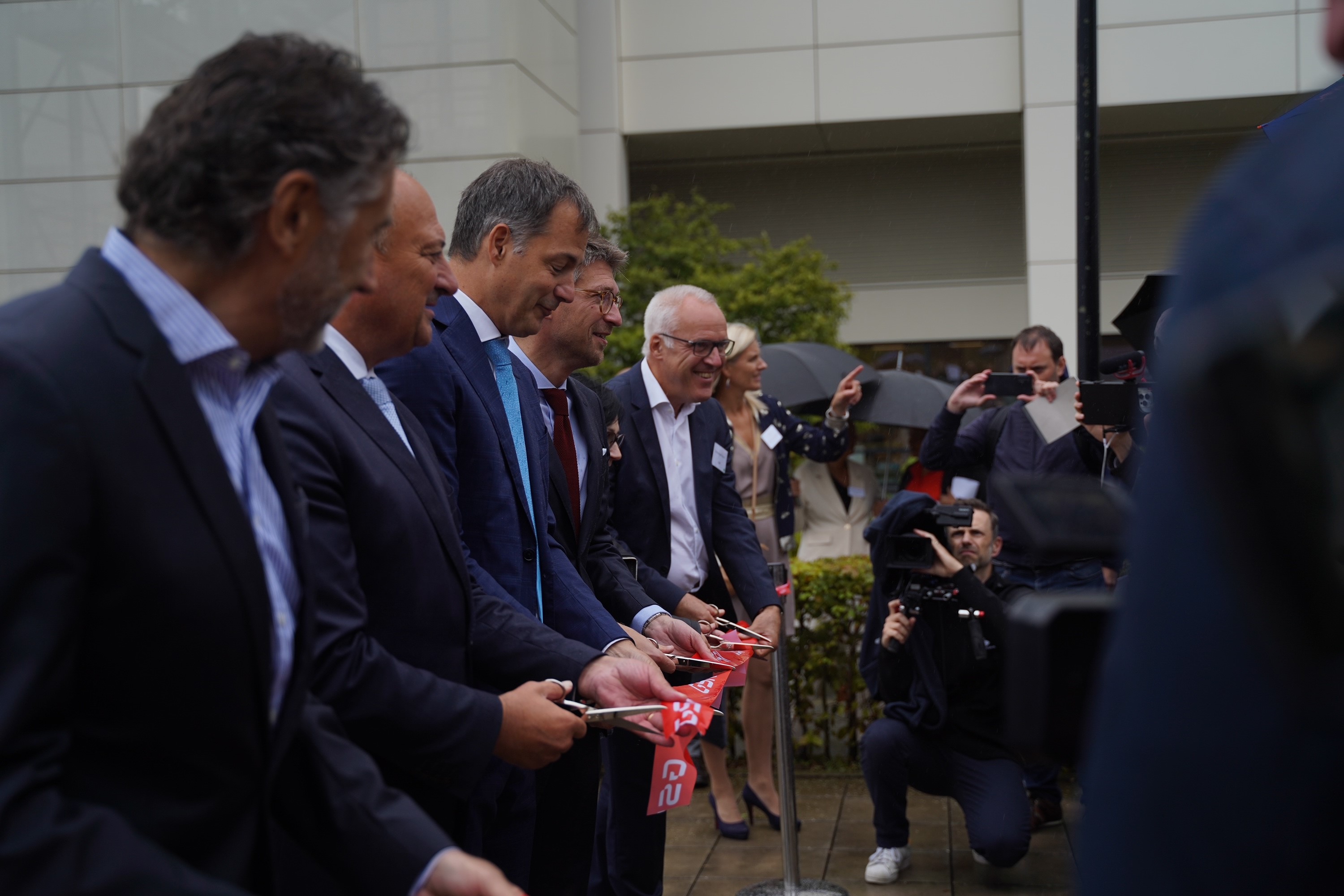 Le Premier Ministre belges et le management de GSK inaugurent le centre de lyophilisation