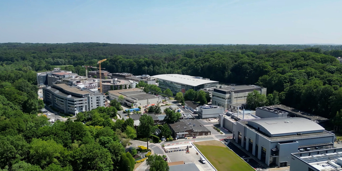 Vue aérienne du site de GSK Rixensart spécialisé en R&D